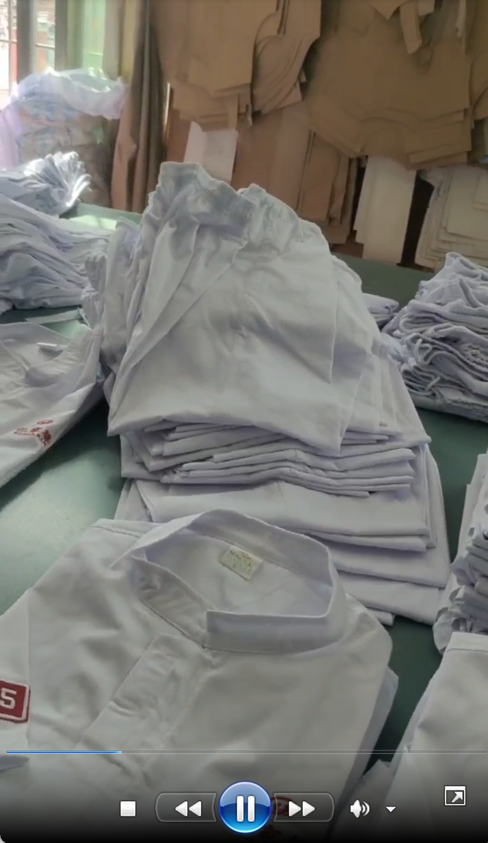 銘利工作服生產中